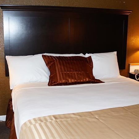 Americas Best Value Inn & Suites Kansas City Grandview Exterior photo