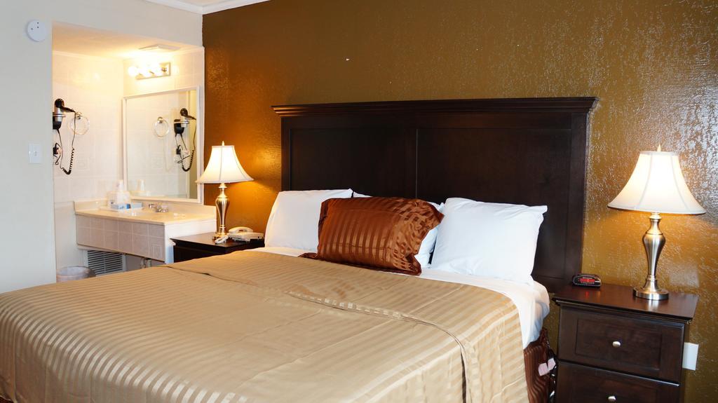 Americas Best Value Inn & Suites Kansas City Grandview Exterior photo