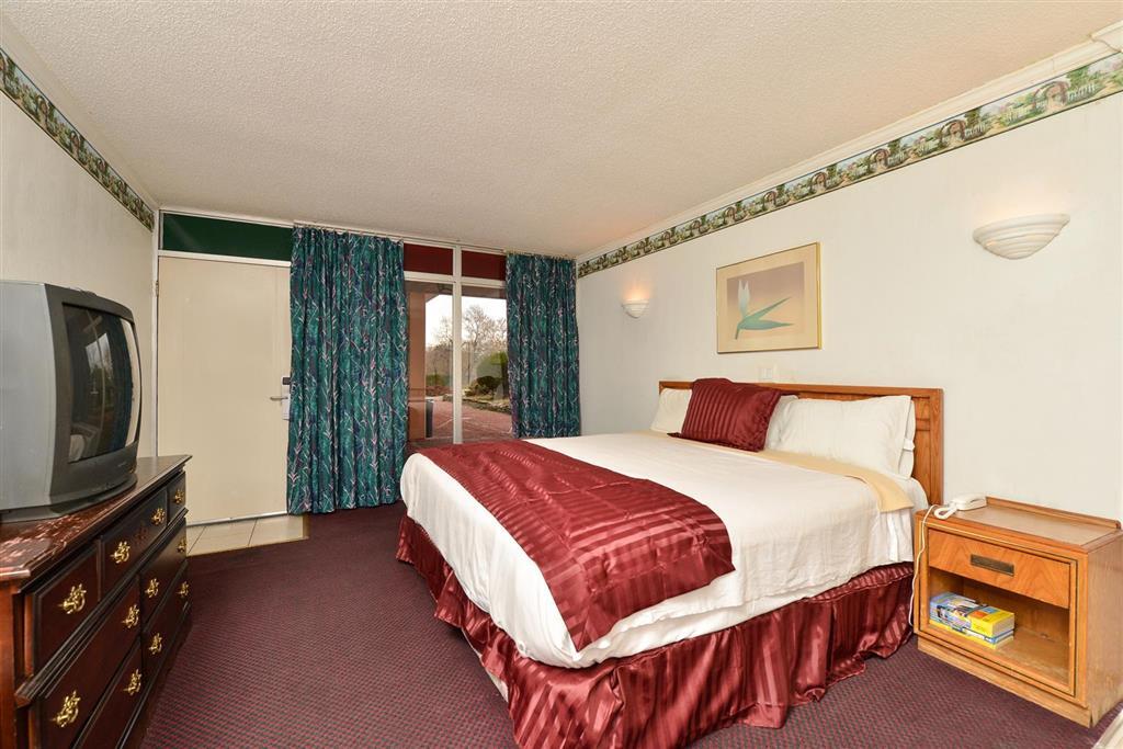 Americas Best Value Inn & Suites Kansas City Grandview Room photo